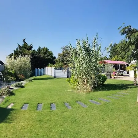 Oasis De Detente Avec Piscine Et Jacuzzi 300m2 Roeze-sur-Sarthe