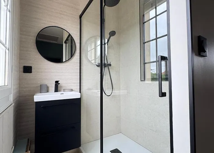 Oasis De Detente Avec Piscine Et Jacuzzi 300m2 Roeze-sur-Sarthe