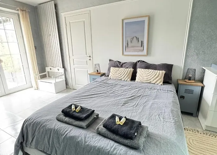 Oasis De Detente Avec Piscine Et Jacuzzi 300m2